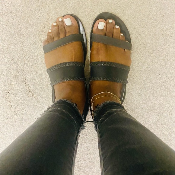 Valia Gabriel Sandals - Picture 3 of 12